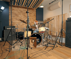 Drum Recording with Ben Turner - Discover how an old Hi-Fi speaker can be repurposed so that it becomes an effective sub kick mic