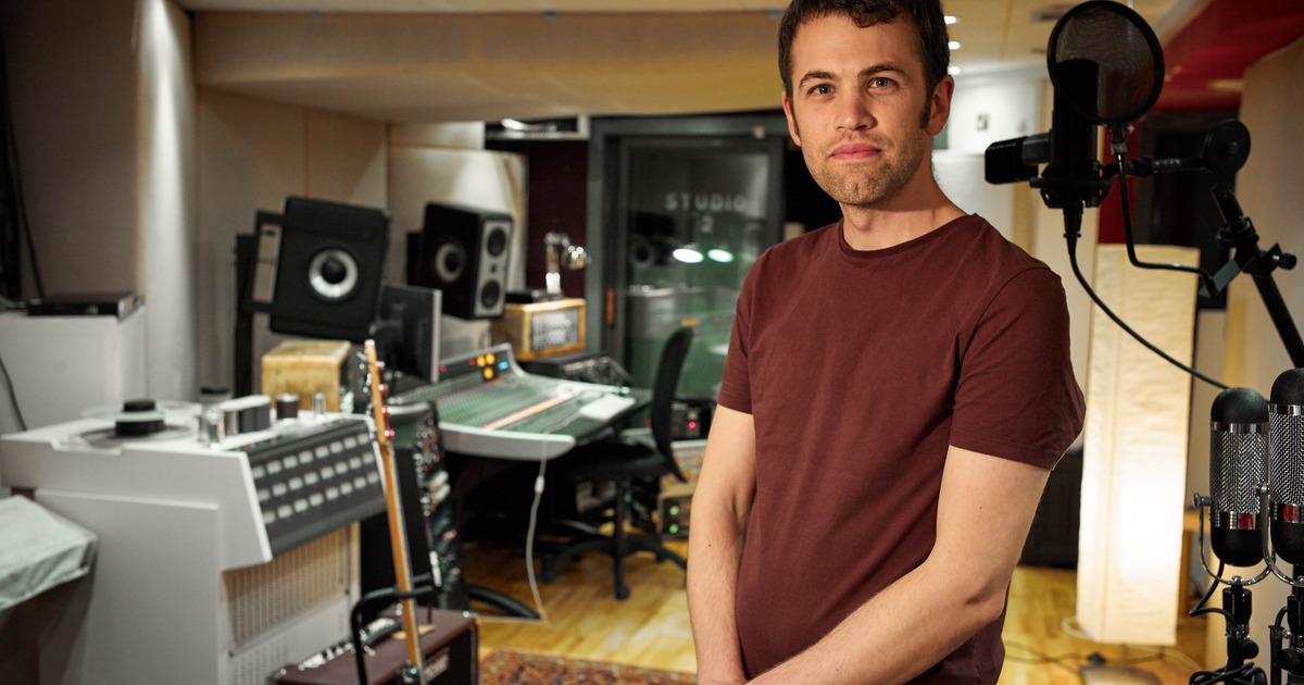 Iain Hutchison Glo Worm Studios, Glasgow