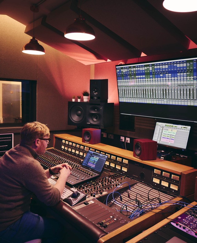 Chris Jones at Beckview Studios