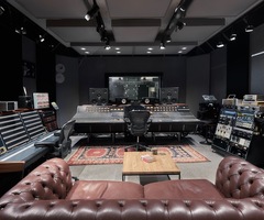 Marshall Studios - Impressive studio built by Marshall with unique equipment