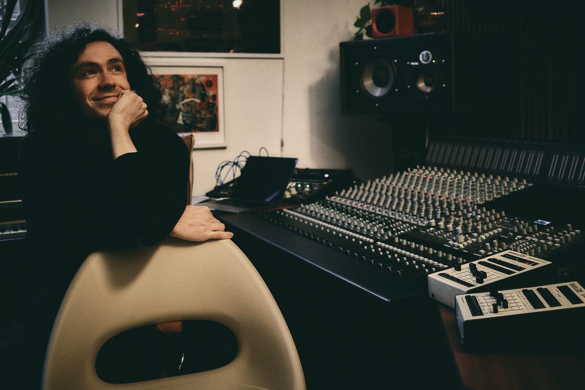 Tom Sharkett at Resonance Studios