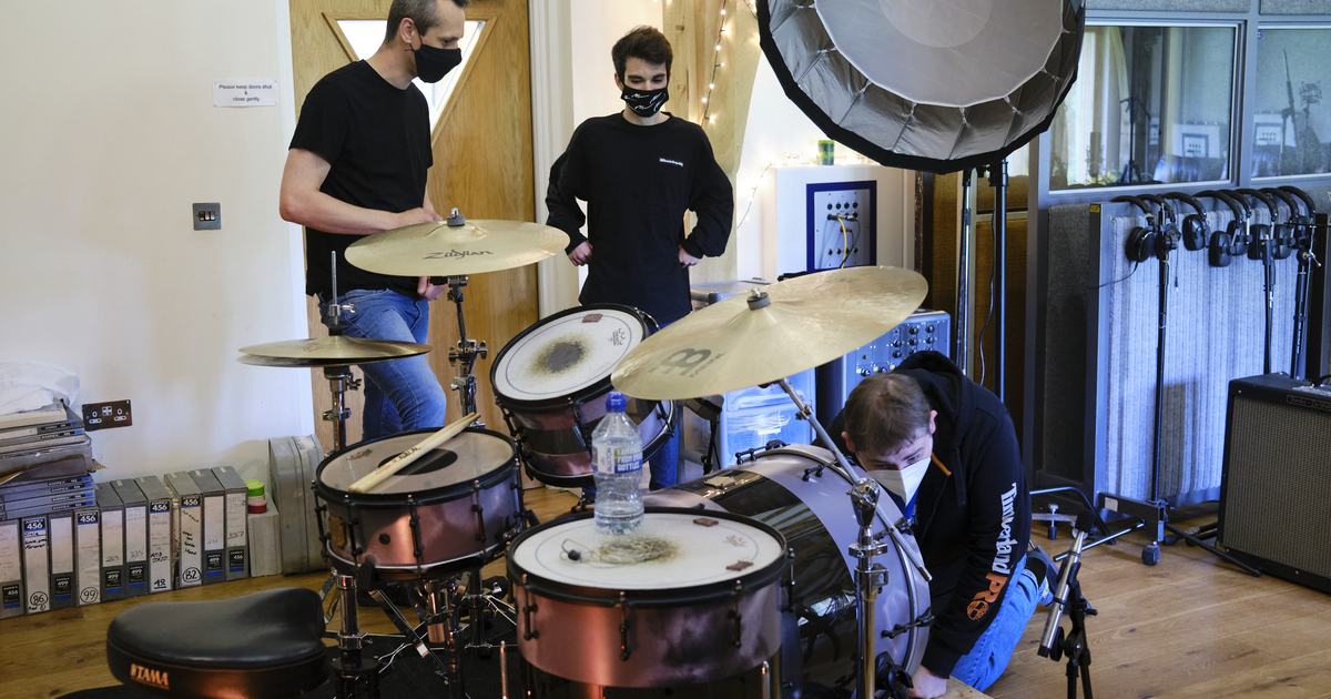 How to Record a Band Live in the Studio