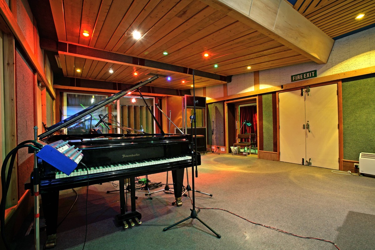 main image