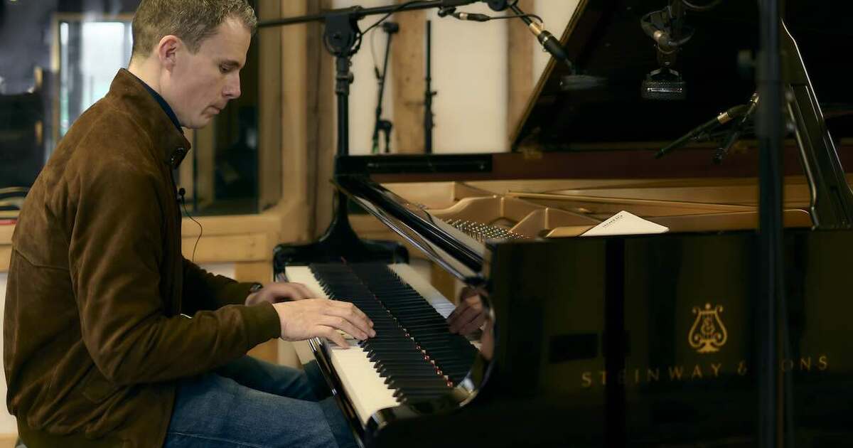 Master recording the Piano