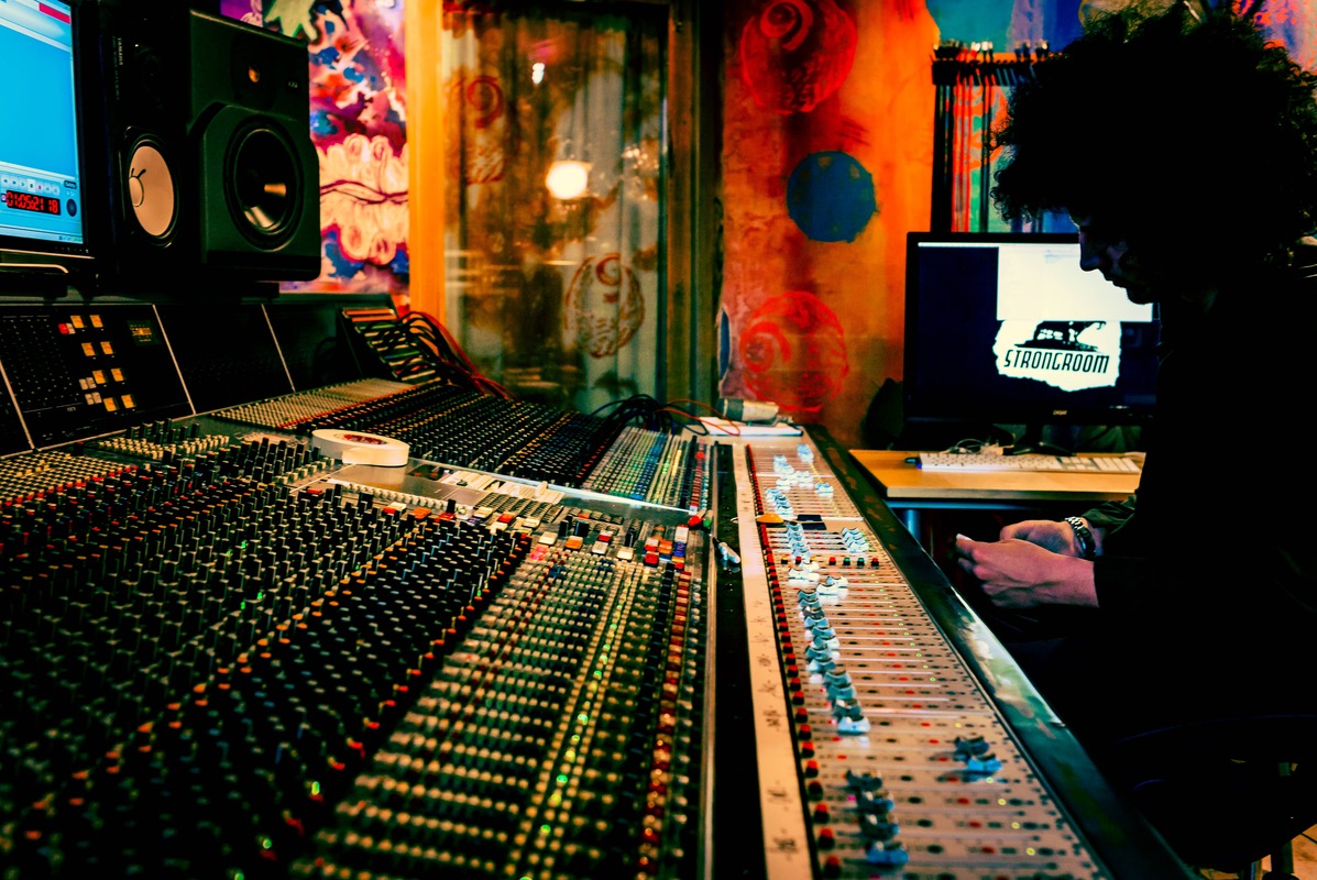 Ben Baptie in Strongroom 1, 2015