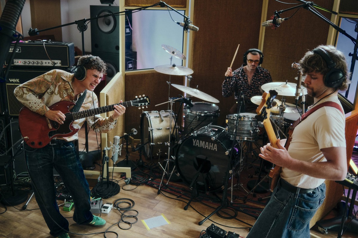 Sant&ugrave; recording live at StudiOwz